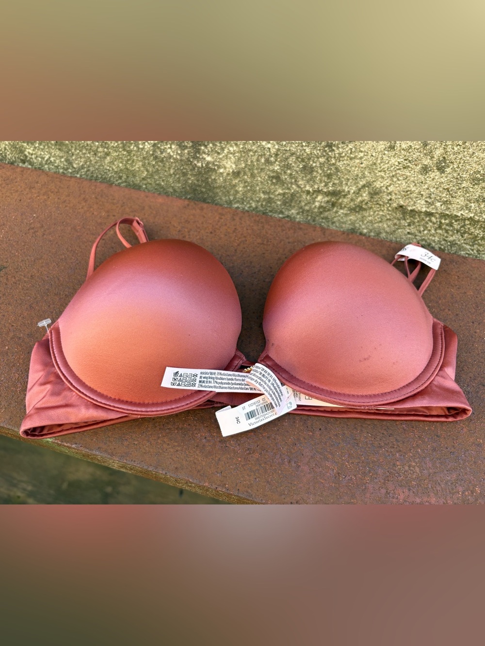 New Victoria Secret Women Push Up Bra 34C Underwire Adjustable